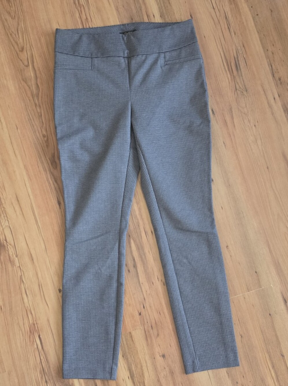 Dalia Straight Leg Pants in Gray Houndstooth